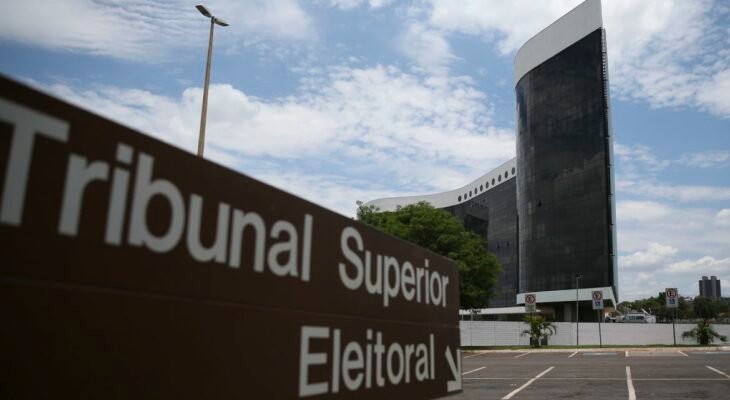 TSE proíbe porte de arma nos locais de votação durante eleições