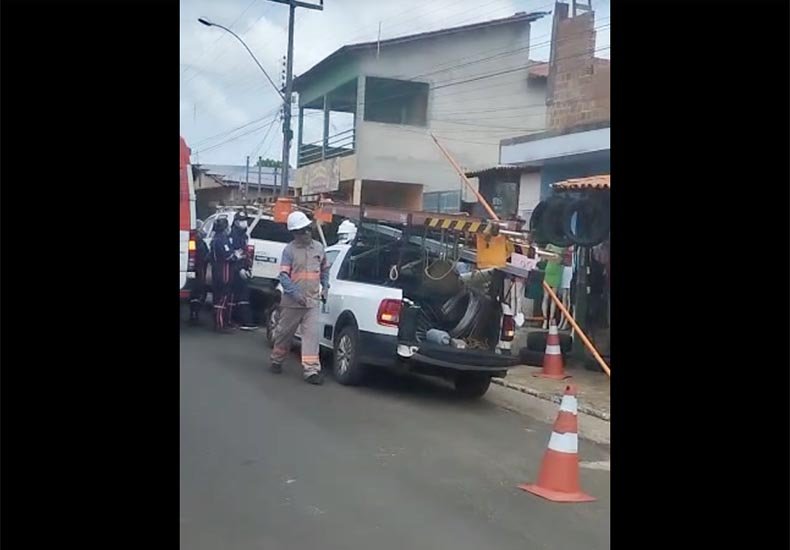 Pedreiro morre ao tocar em fio de alta tensão durante obra em Timon