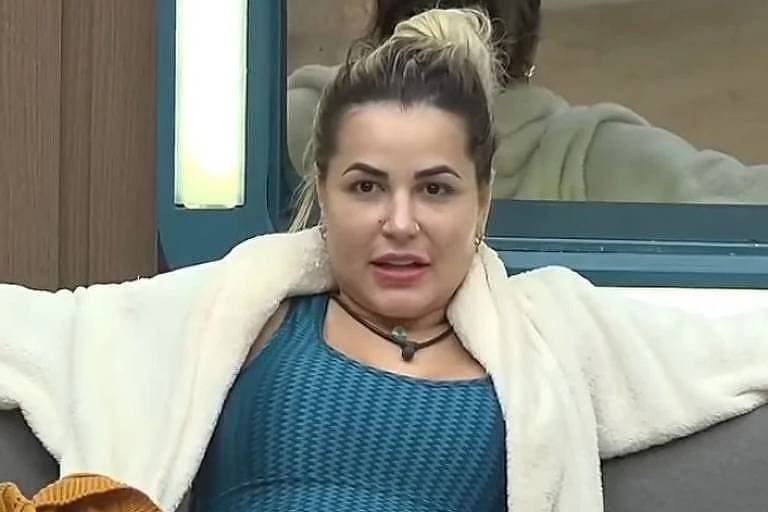 A Fazenda 14: Com mãe na UTI, Deolane desiste do reality após protesto de família