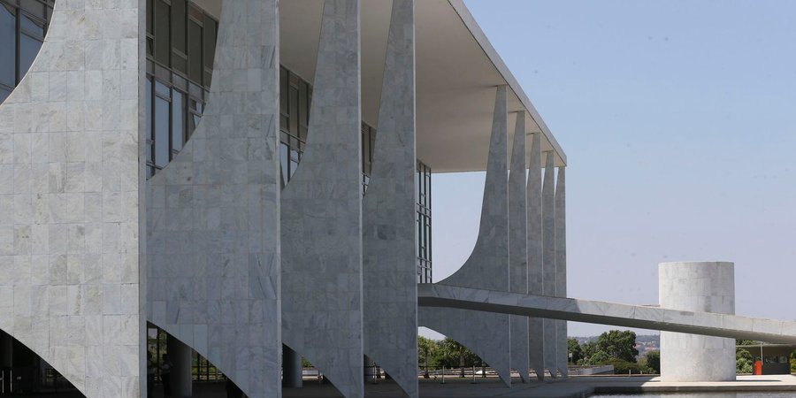 Presidência autoriza deslocamento de 8 servidores aos EUA