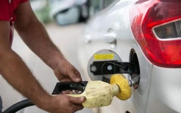 Preço da gasolina recua pela 5ª vez