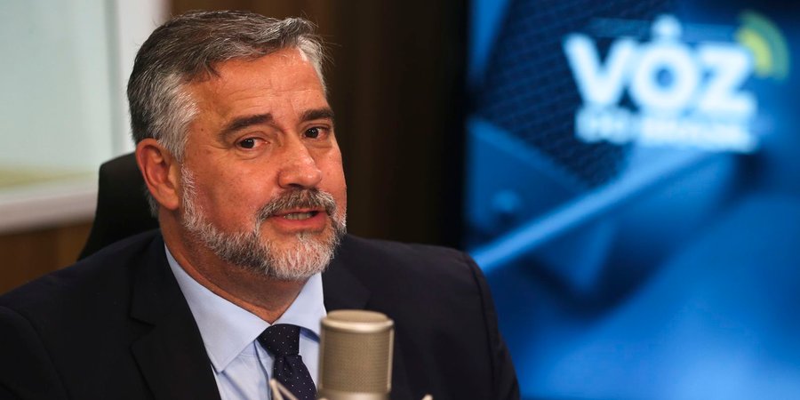 Secom vai recriar conselhos de participação social, diz ministro