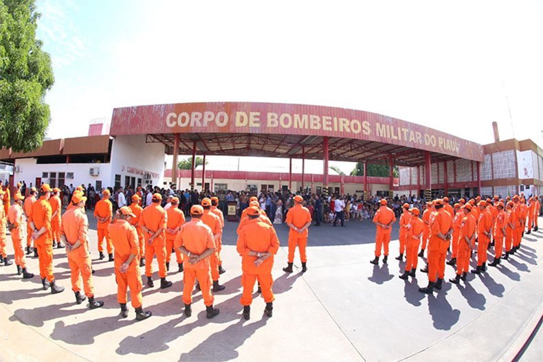 Governador do Piauí anuncia concurso com 400 vagas para o Corpo de Bombeiros