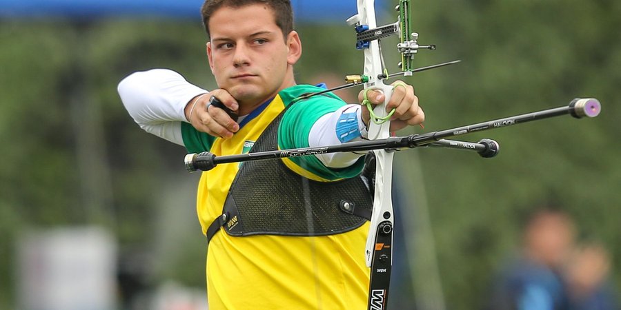 Marcus D’Almeida assume liderança do ranking mundial do tiro com arco