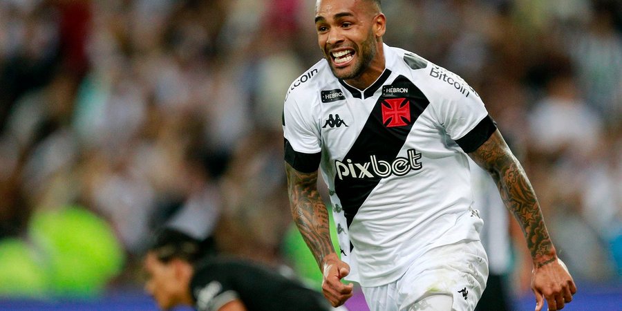 Vasco vence Botafogo no Maracanã para entrar no G4 do Carioca