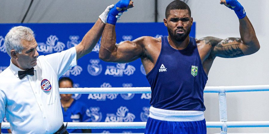 Abner Teixeira e Yuri Neves avançam às oitavas do Mundial de Boxe
