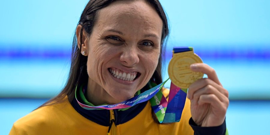 Mundial de natação: Carol Santiago e Cecília Araújo conquistam ouro