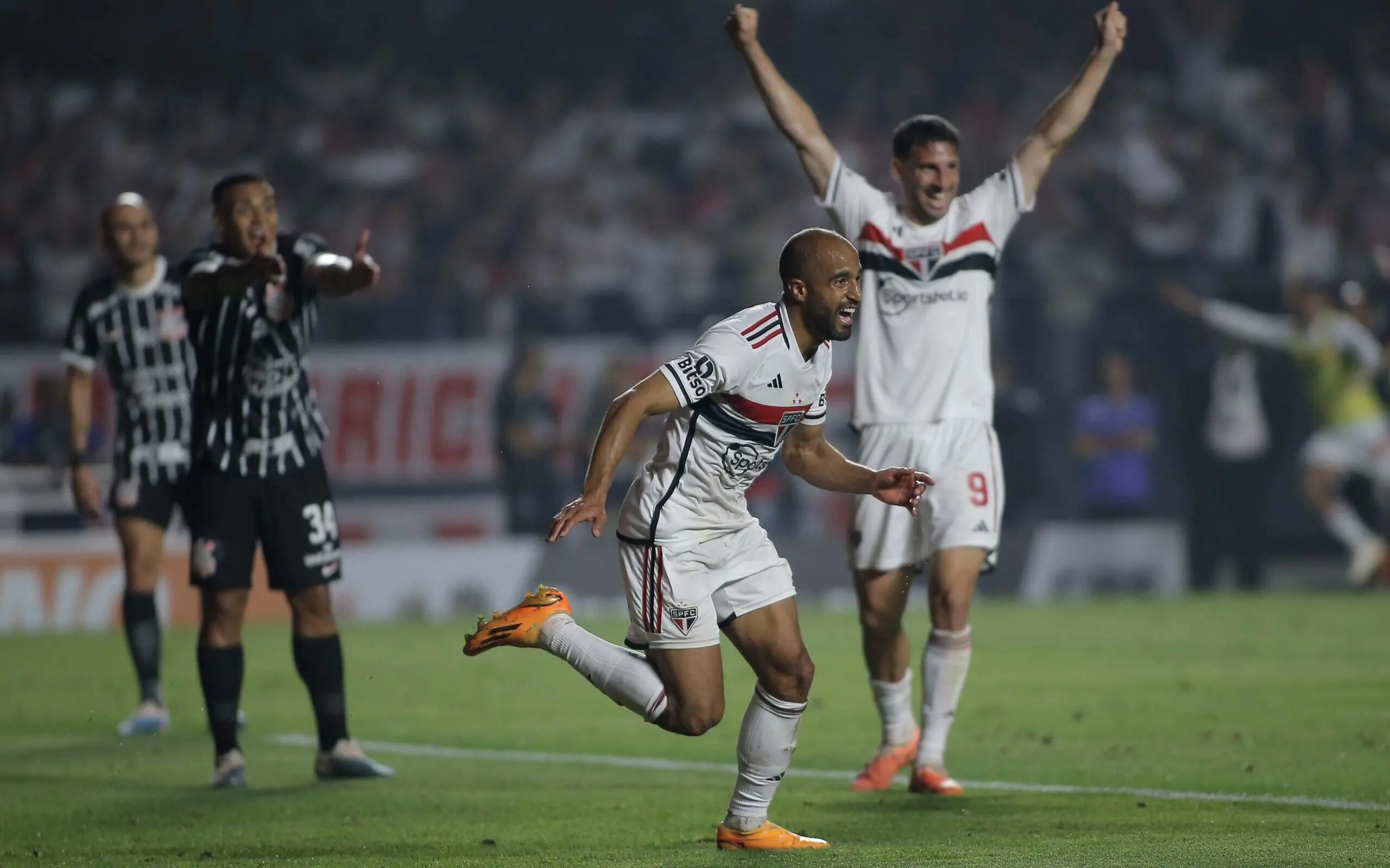São Paulo atropela Corinthians e vai à final da Copa do Brasil