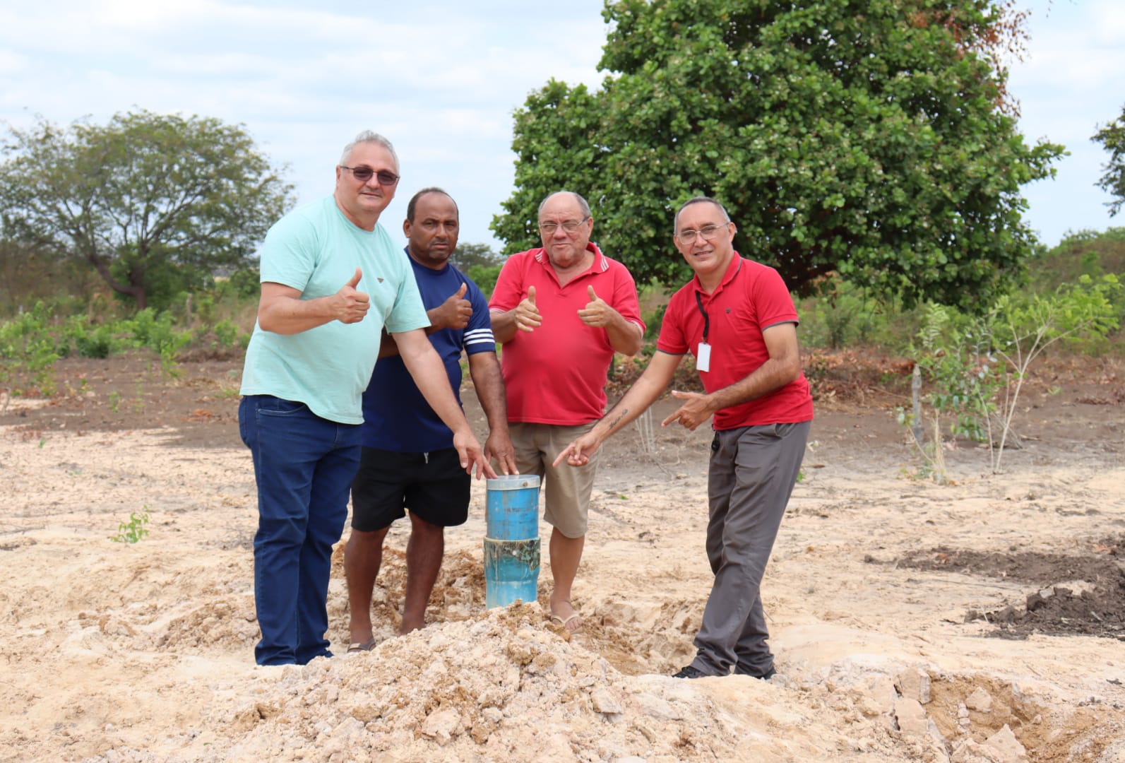 Parnarama: Vice-prefeito Gilson Moura agradece pela construção de mais um poço artesiano na comunidade Paiol do Centro