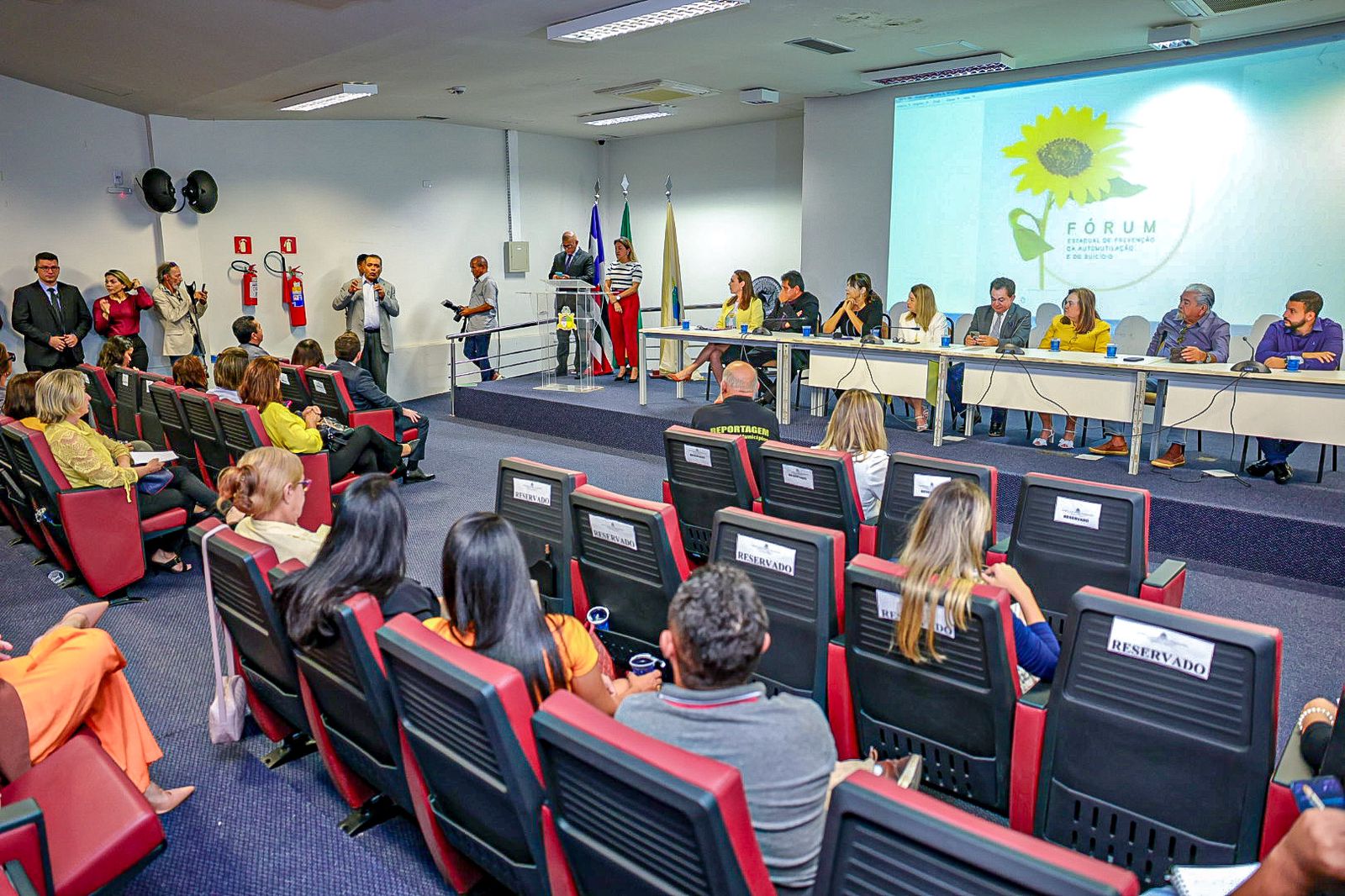 Assembleia e MPMA reúnem imprensa para debater cuidados na veiculação de notícias sobre suicídio