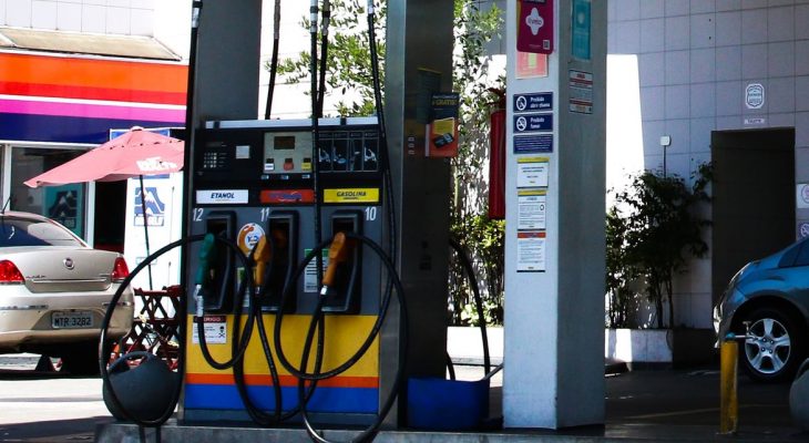 Governo recebe por dia mais de 15 denúncias de preço abusivo de combustível