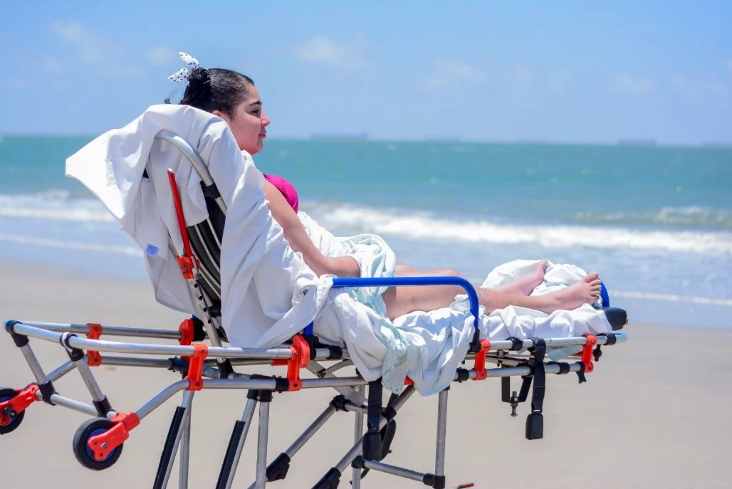 Parnaramense com doença rara conhece o mar em São Luís: “não imaginava que era tão grande”