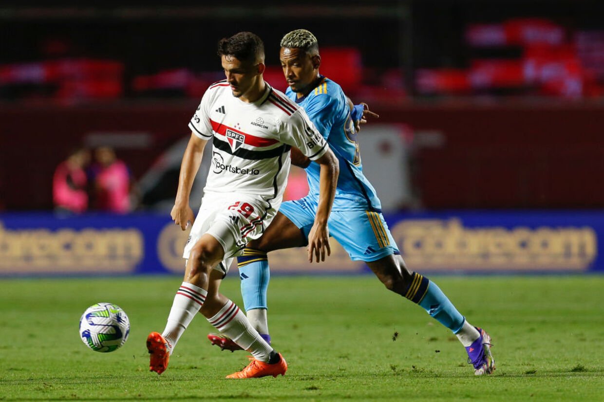 Luciano marca, So Paulo bate Cruzeiro e mantm desespero dos mineiros :: ogol.com.br