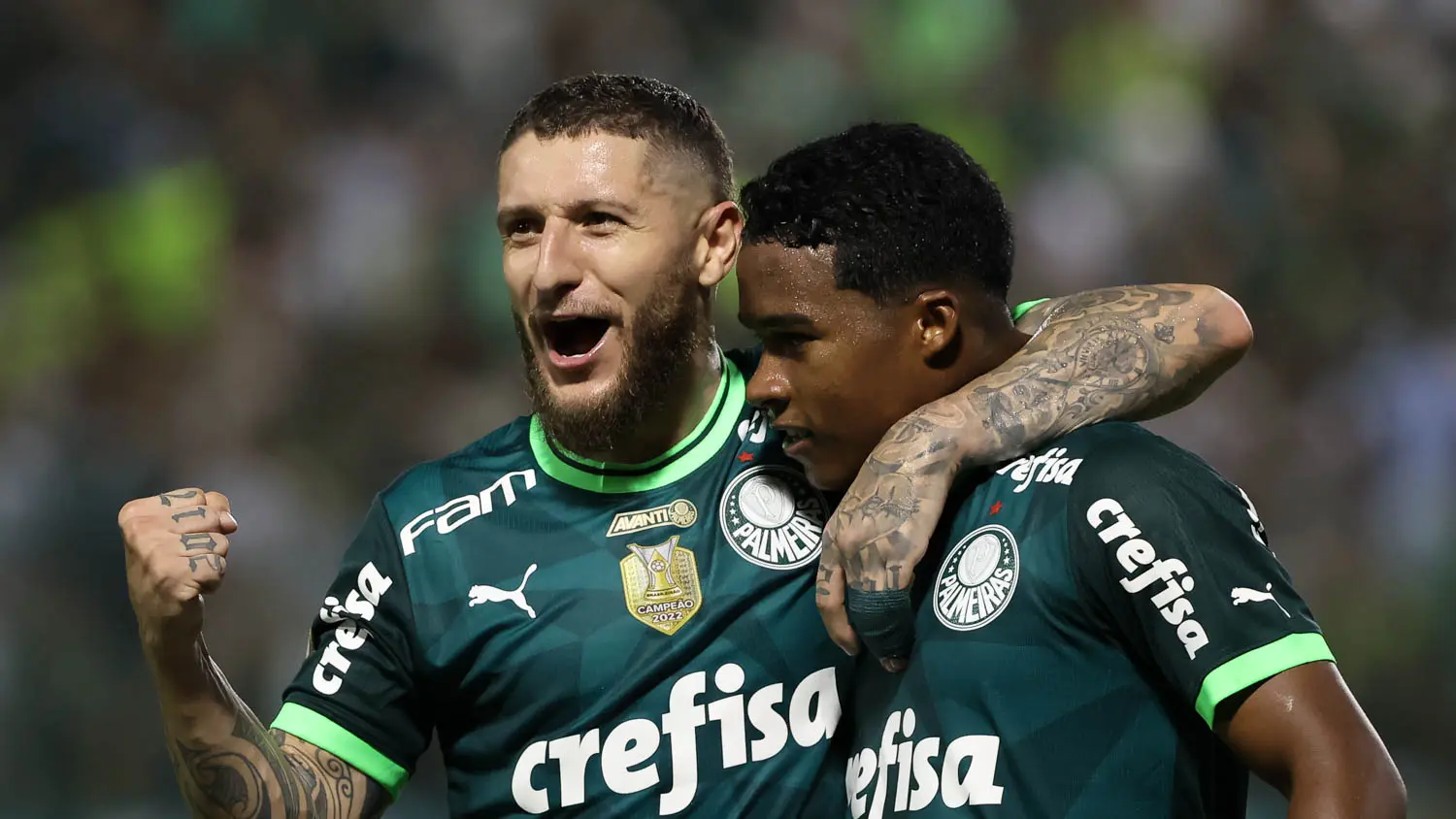 Rivais tropeçam e Palmeiras confirma liderança do Brasileirão