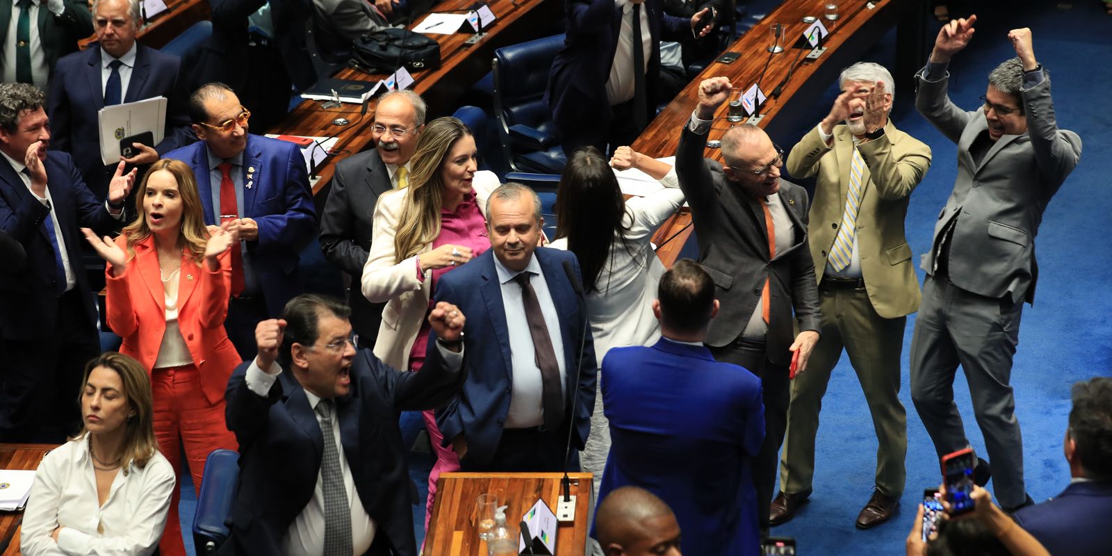 Senado aprova texto-base da reforma tributária em primeiro turno