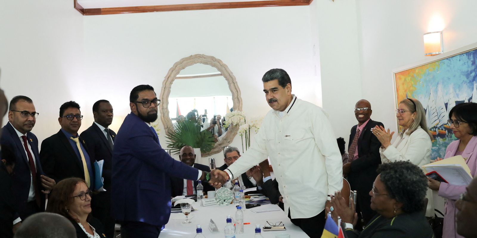 Venezuela e Guiana se comprometem a não usar força