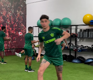 Perfil do Fluminense posta vídeo de treino na academia do CT; veja