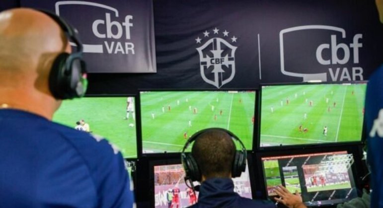 Árbitra explicará decisão do VAR aos torcedores na Supercopa Feminina – Esportes