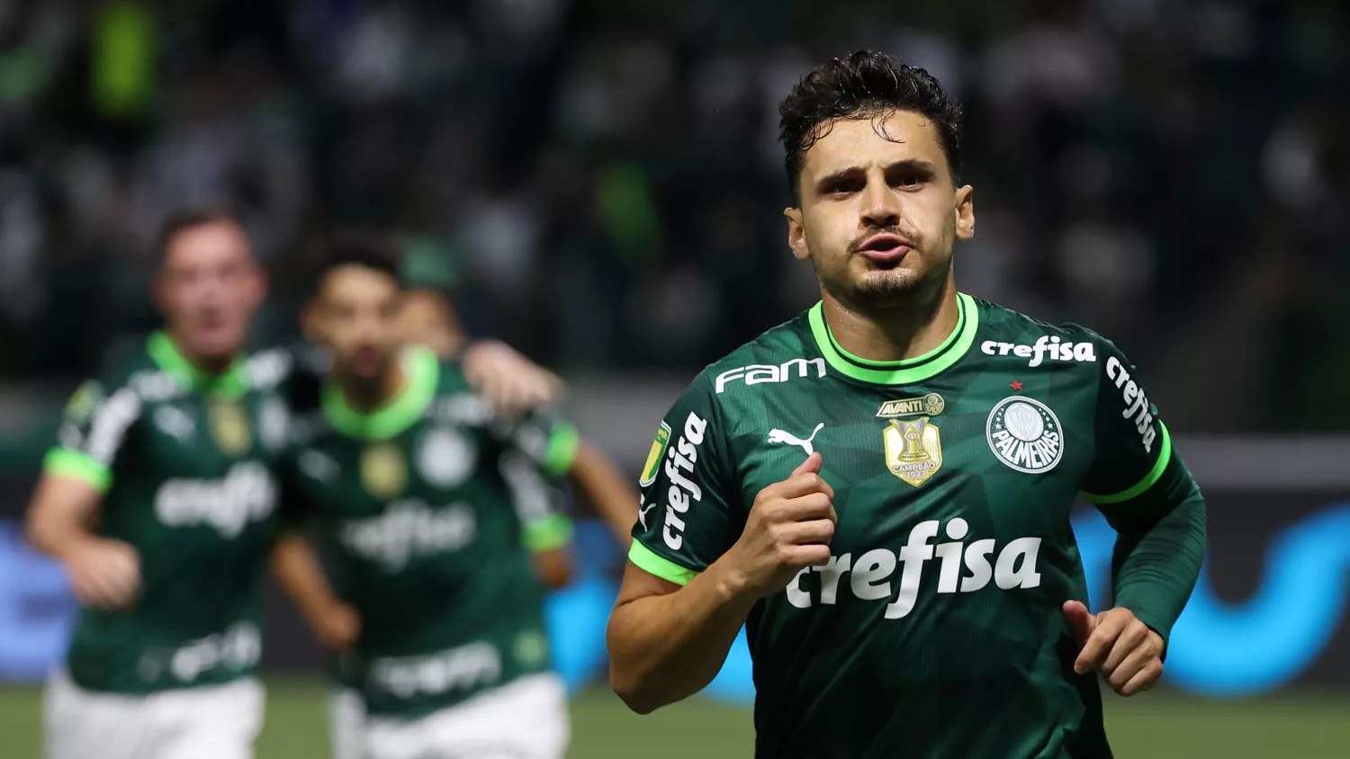 VÍDEO | Palmeiras: Raphael Veiga compara Allianz Parque com Barueri e mostra diferença