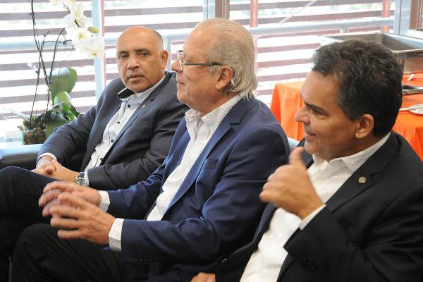 “Não podemos deixar que o Brasil perca o rumo por conta de crises políticas”, diz José Dirceu em visita à CLDF
