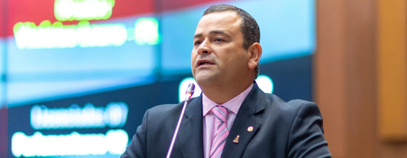 Deputado Vinícius Louro destaca problema de abastecimento de água no município de Pedreiras-MA