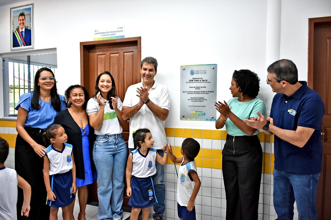 Prefeito entrega reforma de escola e quadra poliesportiva fortalecendo educação e lazer na capital