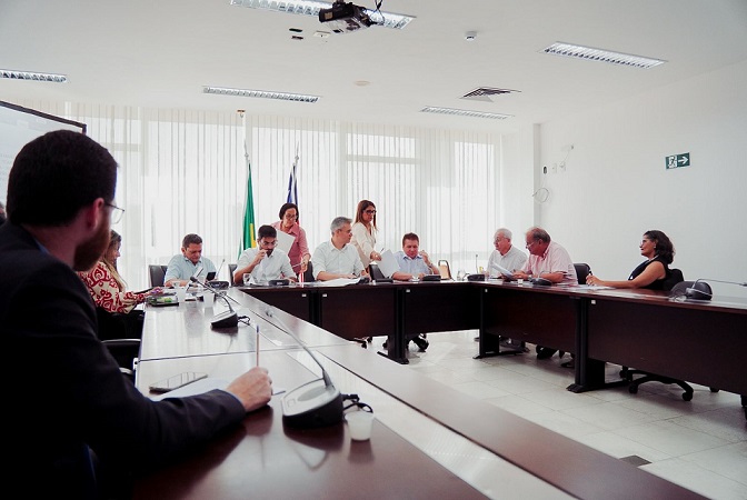 CCJ aprova projeto que cria lista de prioridade para travessia em ferryboat