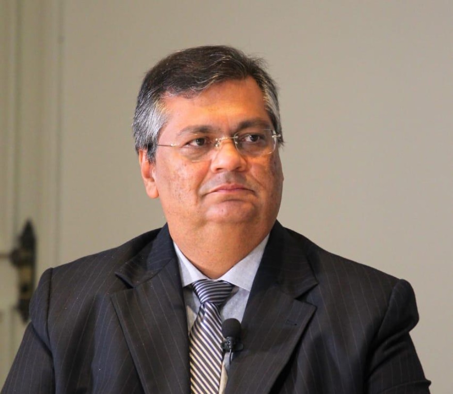 Dino arquiva inquérito de 7 anos contra Renan Calheiros por contratos do Postalis