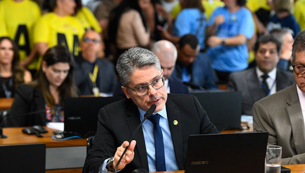 É aprovado Projeto que equipara diabetes tipo 1 a deficiência; a proposta segue para o Plenário