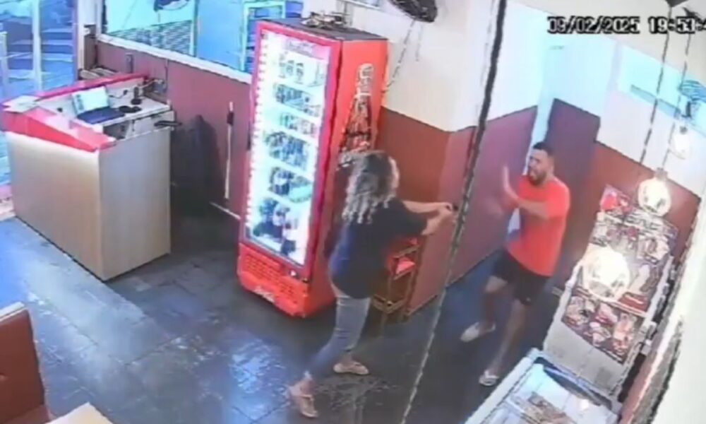 Mulher tenta matar o marido, é desarmada e acaba morta em SP