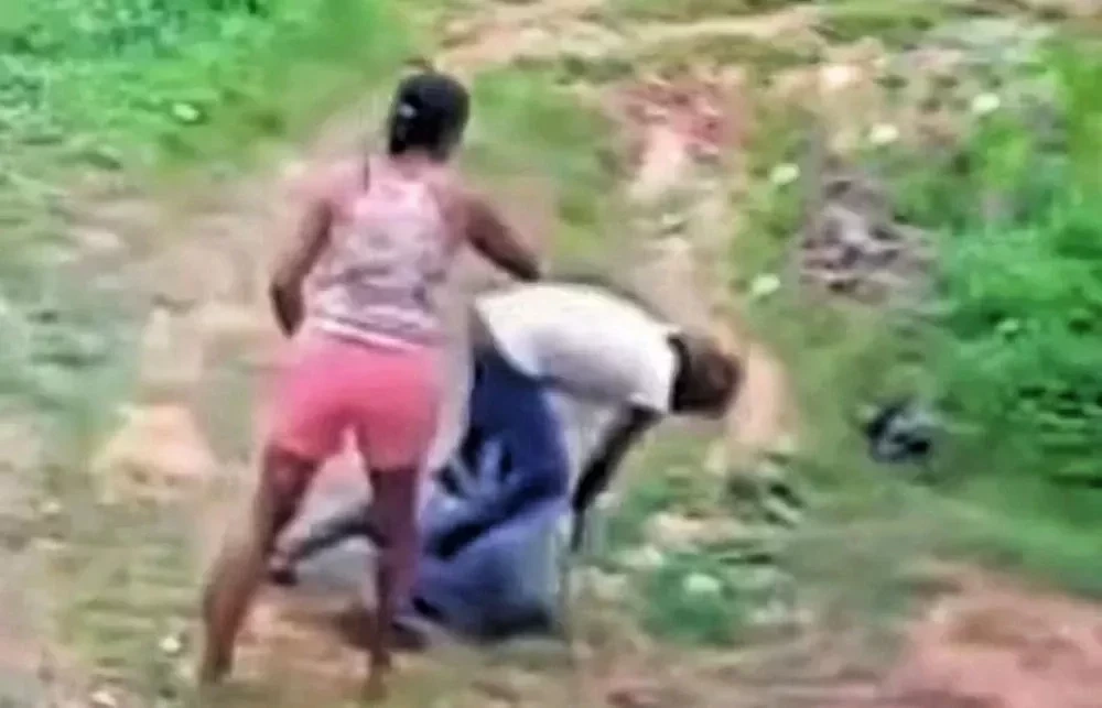 VÍDEO: Pai morre ao quebrar o pescoço durante briga com filho em bebedeira no Maranhão