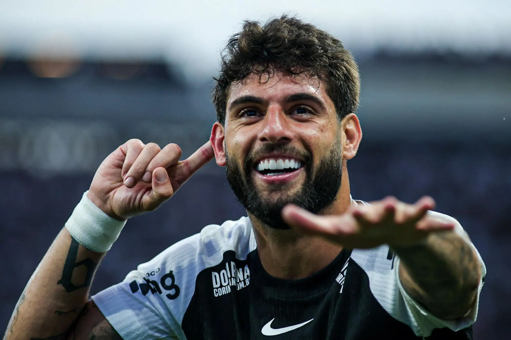 Corinthians bate Santos com gol de Yuri Alberto, afunda rival no Z4