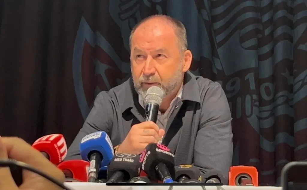 Augusto Melo é afastado da presidência do Corinthians