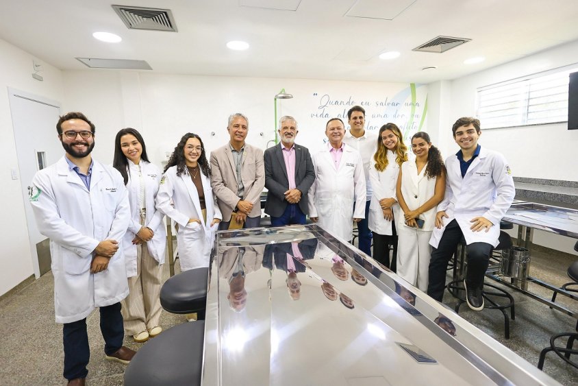 Governador Brandão entrega moderno complexo da UEMA em São Luís