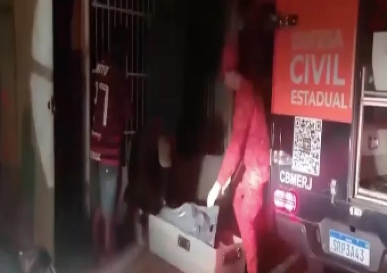 Mulher de 27 anos é morta a machadadas pelo companheiro de 65 anos