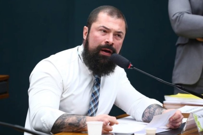 Deputado defende divisão do Brasil em “Norte” e “Sul” durante podcast