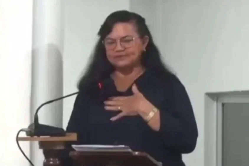 Vereadora de cidade do AM diz ser ‘a favor da violência contra mulher’ durante sessão