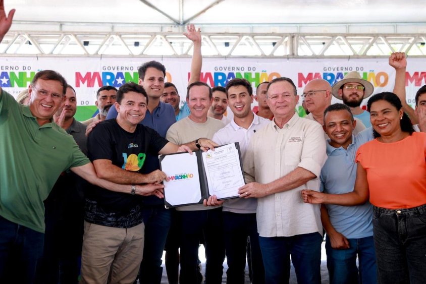 No aniversário de Balsas, Orleans Brandão acompanha entrega de pacote de obras com cerca de 20 equipamentos públicos para a cidade