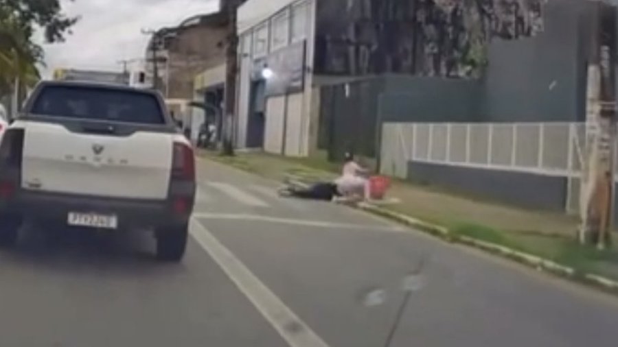 Motorista ignora faixa de pedestres e quase atropela mãe e filha em São Luís