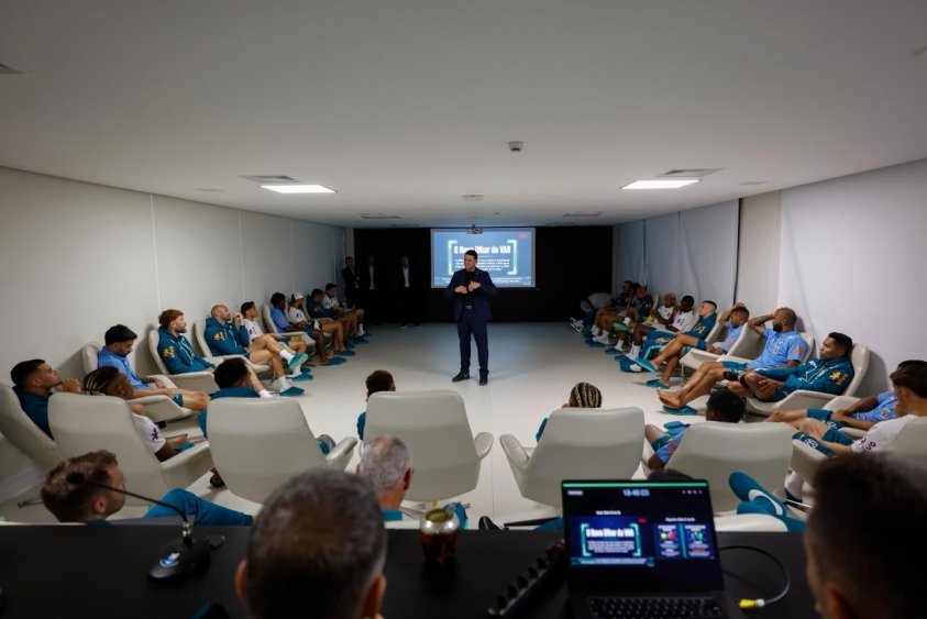 Seleção Brasileira conhece mudanças na arbitragem que serão usadas na Copa do Mundo