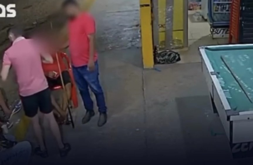 Jovem é morto a tiros após discussão em bar; câmera registrou momentos antes do crime